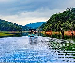 4N5D Kerala Premium Plan With Tree House - 4